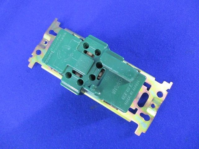引掛埋込ダブルコンセント(6個入)(汚れ有) WF2312
