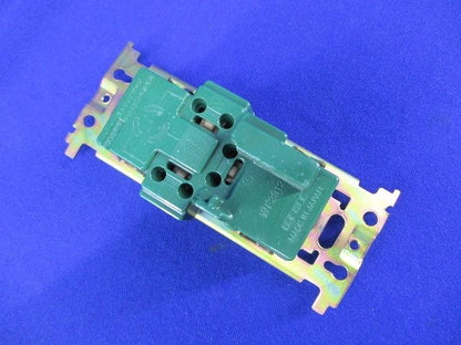 引掛埋込ダブルコンセント(6個入)(汚れ有) WF2312