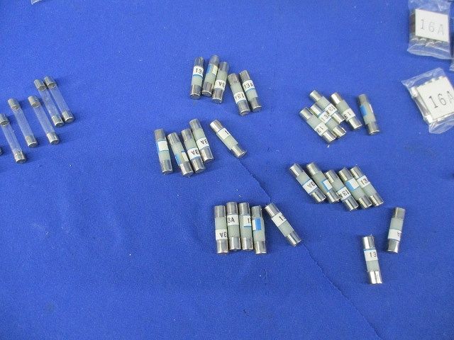 ガラス管ヒューズセット(混在106個入) 型番不明