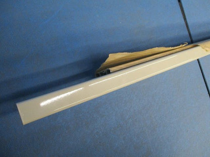 A型メタルモールジング2ｍ(5本入)(ミルキーホワイト) M(Y)102