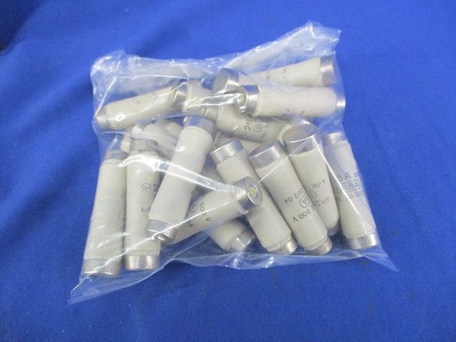 ヒューズ(21個入)25A500V 型番不明