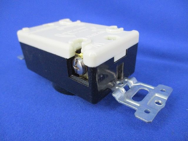 引掛埋込コンセント(4個入) WF2520