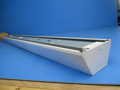 LEDベースライト(本体のみ) LEET-41204W