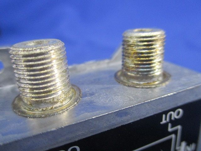 4分配器(キズ･汚れ・色あせ有) D-774FF