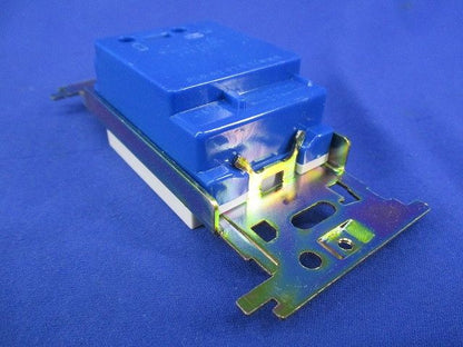 埋込コンセント(3個入) ML-1223