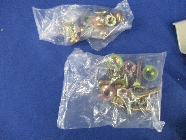 立ち上がりカバー止め金具(4組入) CVVS1他