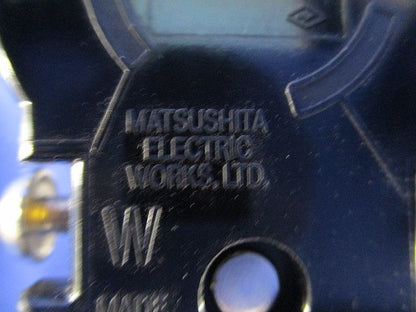 引掛埋込コンセント(10個入)(黒)National WCF63120