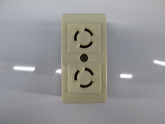 引掛露出ダブルコンセント(5個入)(クリーム)National WK2312