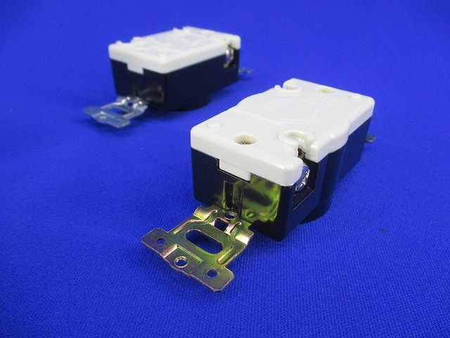 引掛埋込コンセントセット(混在5個入)(汚れ有) WF2520他