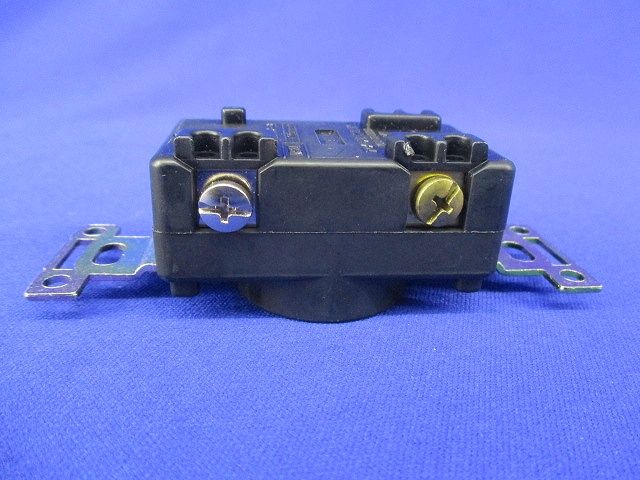 引掛形埋込コンセント(4個入) 3110