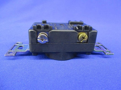 引掛形埋込コンセント(4個入) 3110