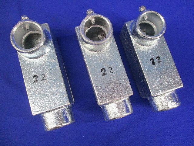ねじなしユニバーサル(亜鉛)(3個入) TCUBZ22
