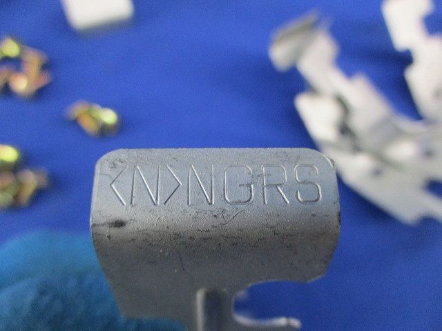 ボックス支持金具 吊りボルト用(49個入)(タッピンねじ,トラス不足) 69B