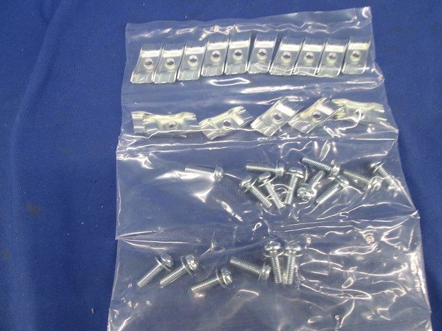 ワイダーラック 振れ止め金具(16個入) WRS1