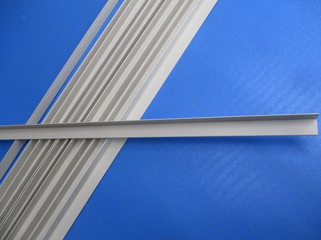 B型メタルモール パーテーション1ｍ(12個入) BP103