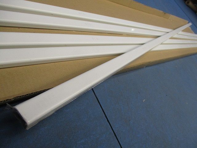 A型メタルモール1.8m(5本入)(ホワイト)(汚れ,傷有) M(Y)100