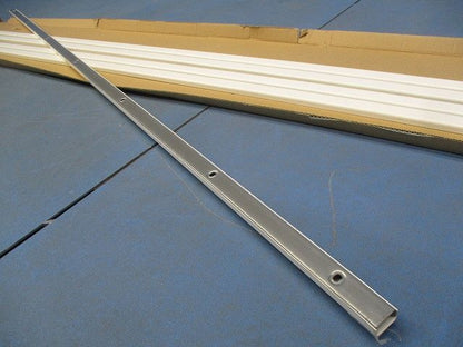 A型メタルモール1.8m(5本入)(ホワイト)(汚れ,傷有) M(Y)100