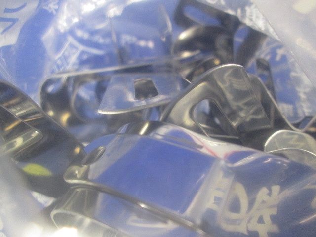 省力メタルVVR用片サドル 29φ-36φ ステンレス(25個入) SS-2936-25