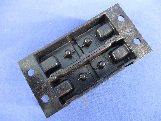 クラスTヒューズブロックスクリュー300V60A(5個入) 30617T