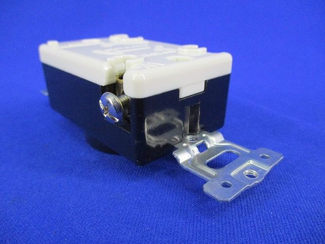 引掛埋込コンセント(5個入)(黒) WF2520