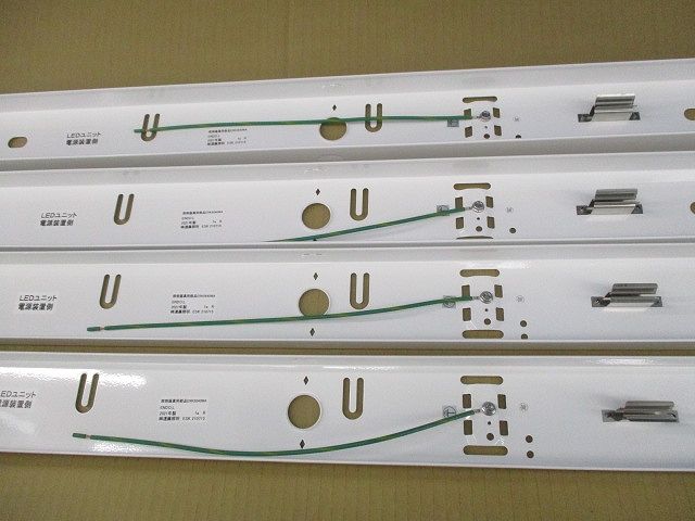 LEDベースライト 直付軒下用 トラフ型 (ユニット別売)(4個入) ERK9840WA