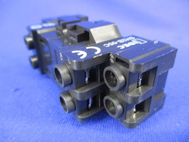 ワンタッチSソケット 表面配線形ソケット フィンガープロテクト形(8個入) SH2B-05C