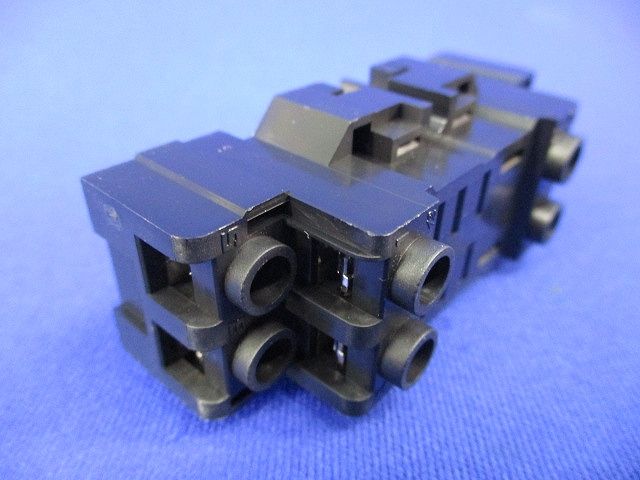 ワンタッチSソケット 表面配線形ソケット フィンガープロテクト形(4個入) SH2B-05C