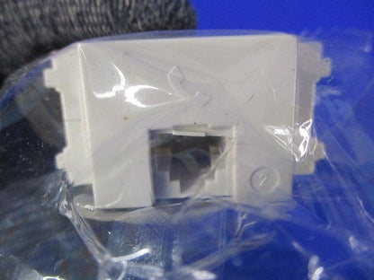 情報用コンセント(3個入)(色あせ有) WUK-2