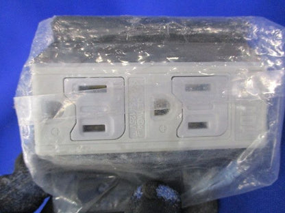 A側器具ブロック(接地2P15A125V2連×1) CEC90005A