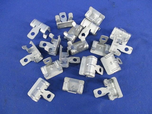 吊り金具 チェーン支持金具(18個入) H7