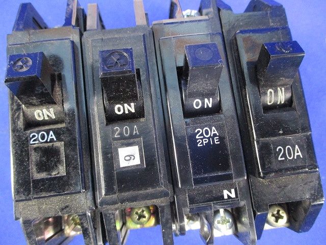 ブレーカーセット20A(混在4個入)(キズ･汚れ有) BH-K他