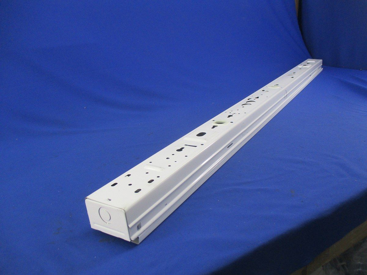 LED直管形ベースライト(キズ･汚れ有)(ランプ別売) LET-42007-LS9