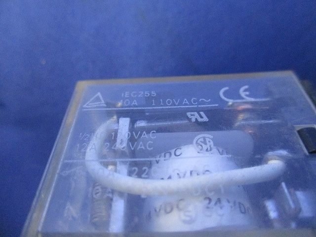 リレー24VDC(汚れ有) LY2