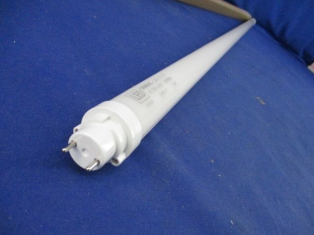 直管形LEDランプ 白色 No.340C
