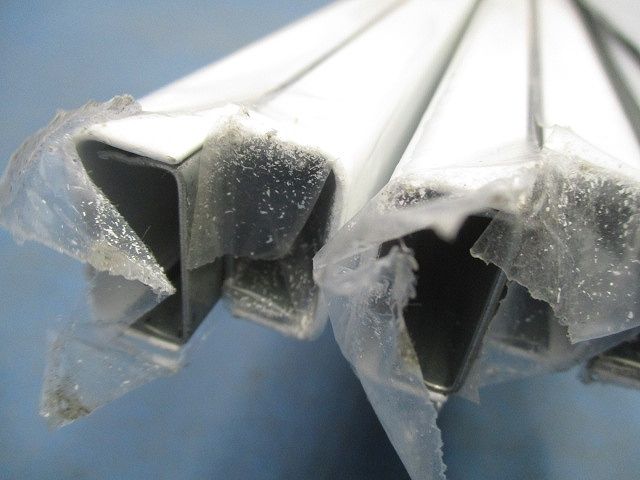 A型メタルモールジング2ｍ(8本入)(ホワイト) M(Y)102