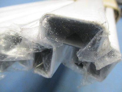 A型メタルモールジング2ｍ(8本入)(ホワイト) M(Y)102