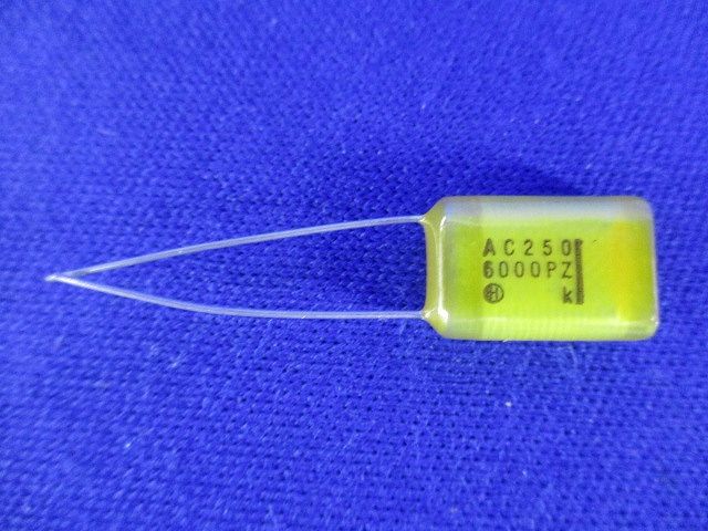 コンデンサ(約140個入) AC250 6000PZ