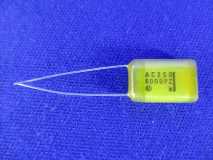 コンデンサ(約140個入) AC250 6000PZ