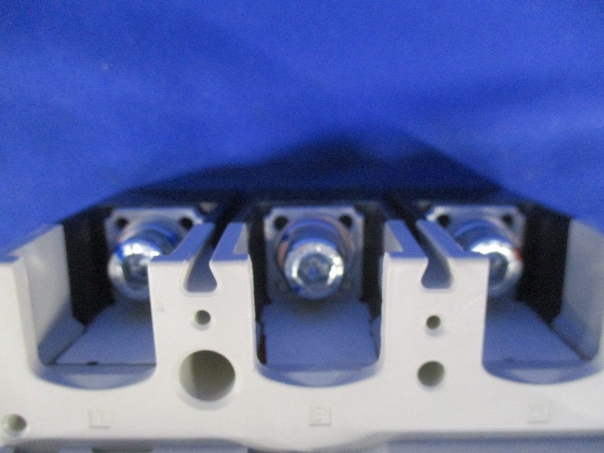 漏電遮断器3P3E125A(テプラ痕有) NV250-CV