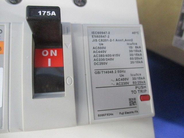 オートブレーカ3P175A BW250JAG