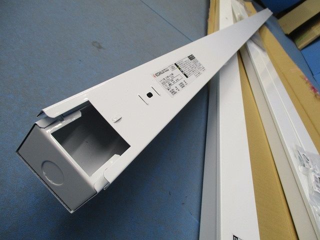 直管LEDランプ専用照明器具 トラフ型110形(4台入) IRLDFL111TR-K
