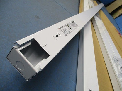 直管LEDランプ専用照明器具 トラフ型110形(4台入) IRLDFL111TR-K