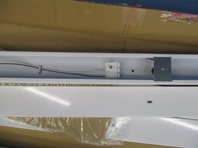 直管LEDランプ専用照明器具 トラフ型110形(4台入) IRLDFL111TR-K