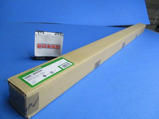 LEDブラケットライト 調光器不可 12.6W 温白色 壁(縦向・横向)・床付兼用 ホワイト DBK-40502A