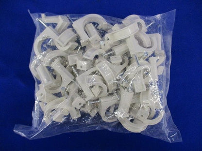 PF管ステップル スクリュー釘付 PF単層波付管22用 ミルキーホワイト 50個入 FSP-22SM-50