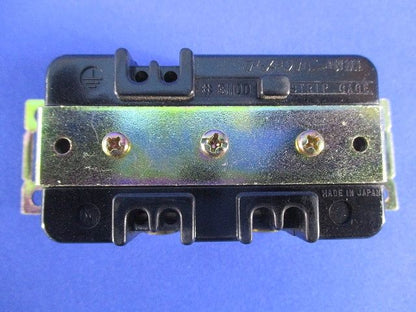 引掛形複式埋込コンセント(5個入) 3110D