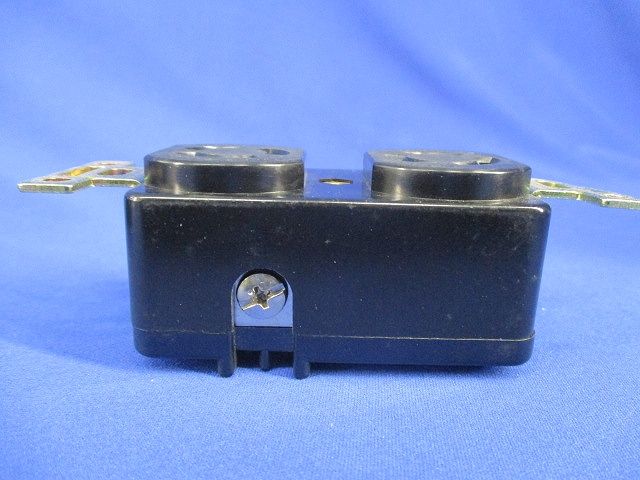 引掛形複式埋込コンセント(5個入) 3110D