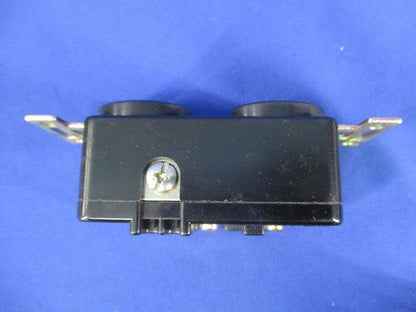 引掛形複式埋込コンセント(5個入) 3110D