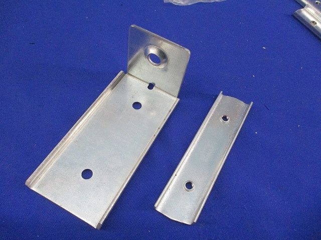 ネグロック 軽量間柱用ダクター取付金具(10個入) MSC100