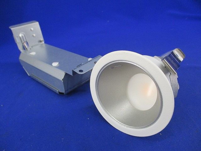 LED一体型コンフォートダウンライトφ75 AD1035W27